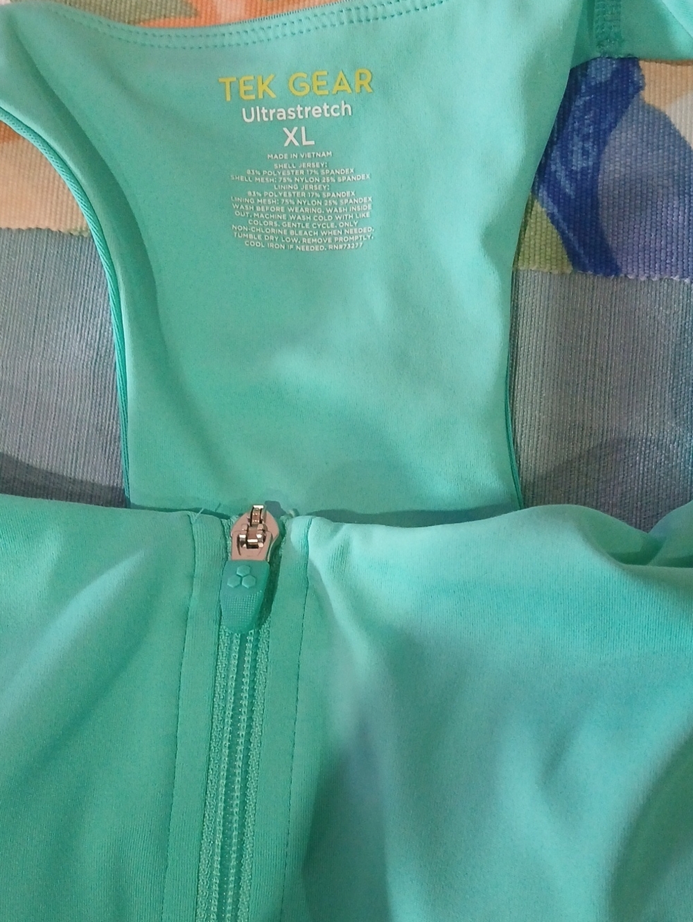 2 tek gear Zip-Front Workout Sports Bras. One Green And One White. - Picture 7 of 7